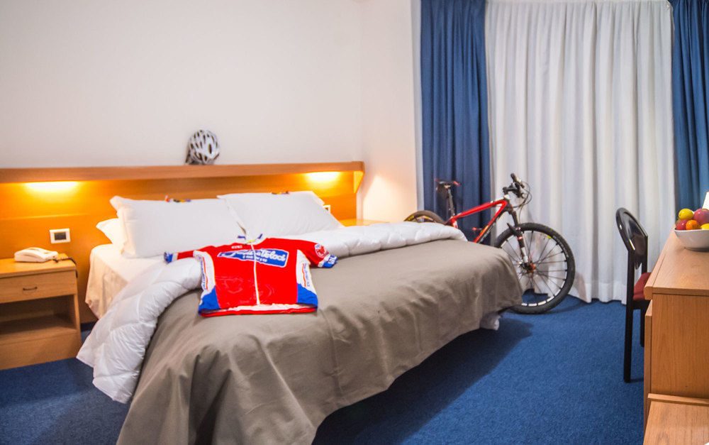 Fly Bike Hotel Тренто Экстерьер фото
