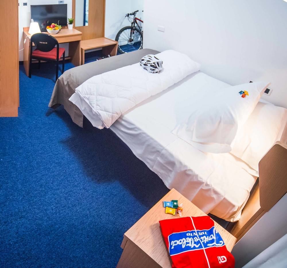 Fly Bike Hotel Тренто Экстерьер фото