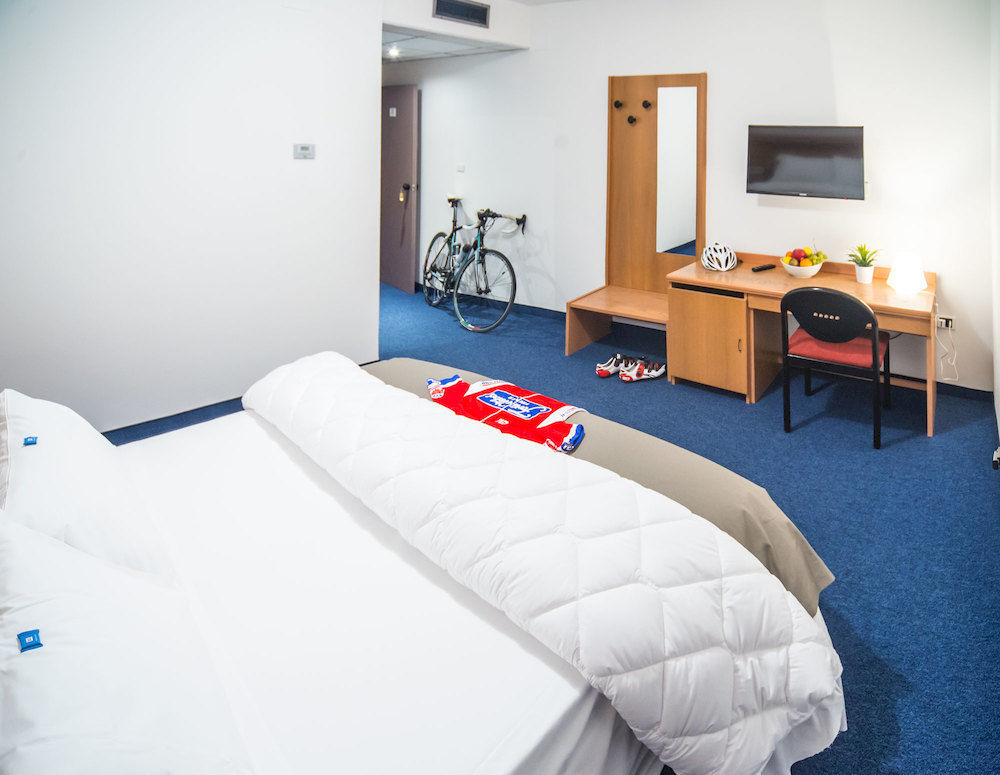 Fly Bike Hotel Тренто Экстерьер фото