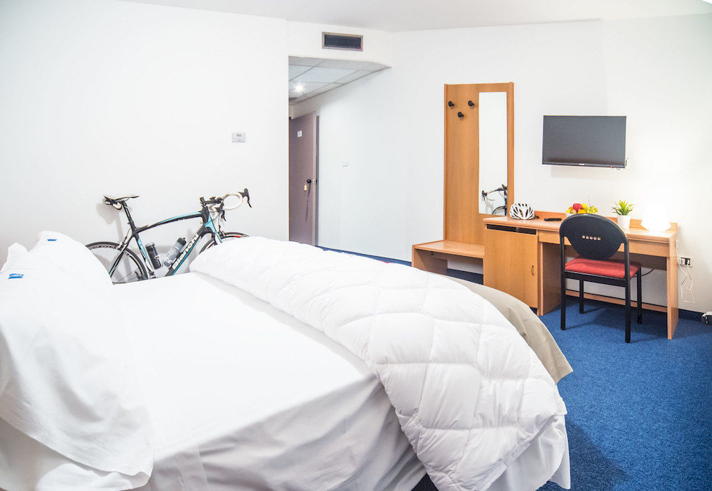 Fly Bike Hotel Тренто Экстерьер фото