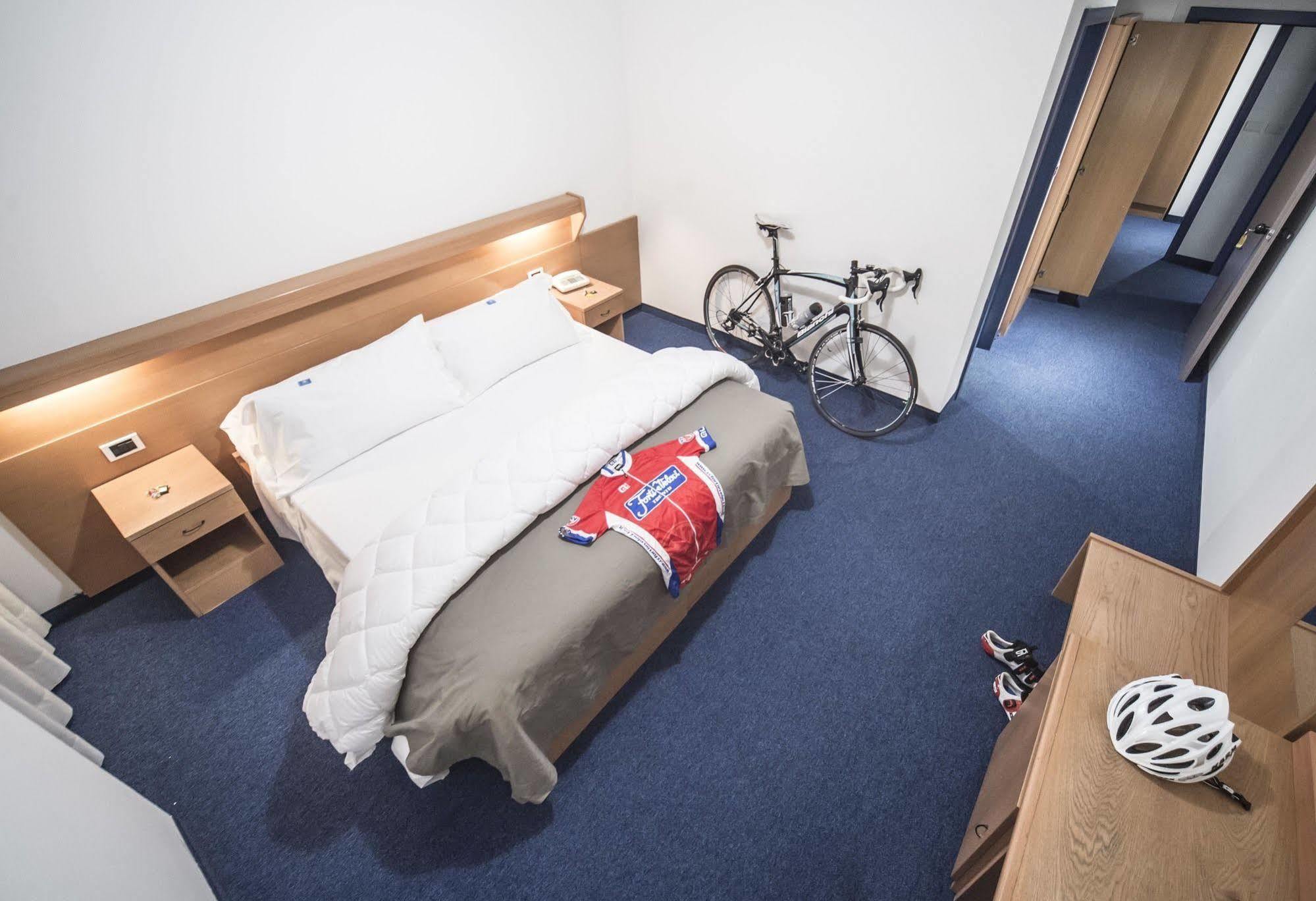 Fly Bike Hotel Тренто Экстерьер фото