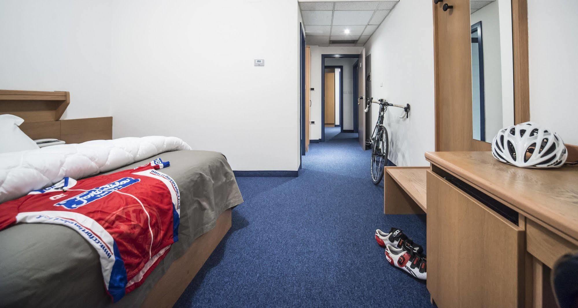 Fly Bike Hotel Тренто Экстерьер фото