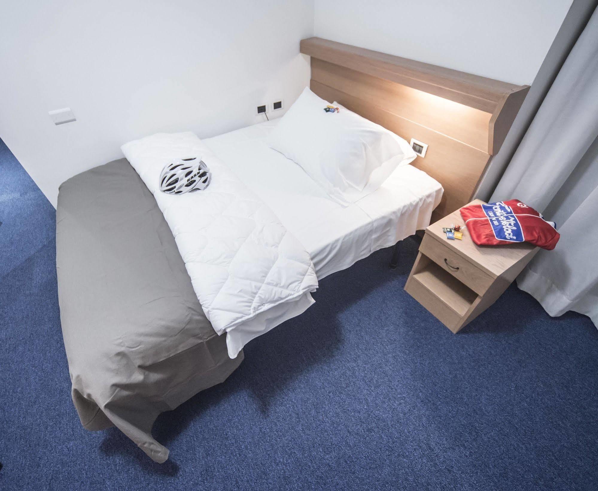 Fly Bike Hotel Тренто Экстерьер фото