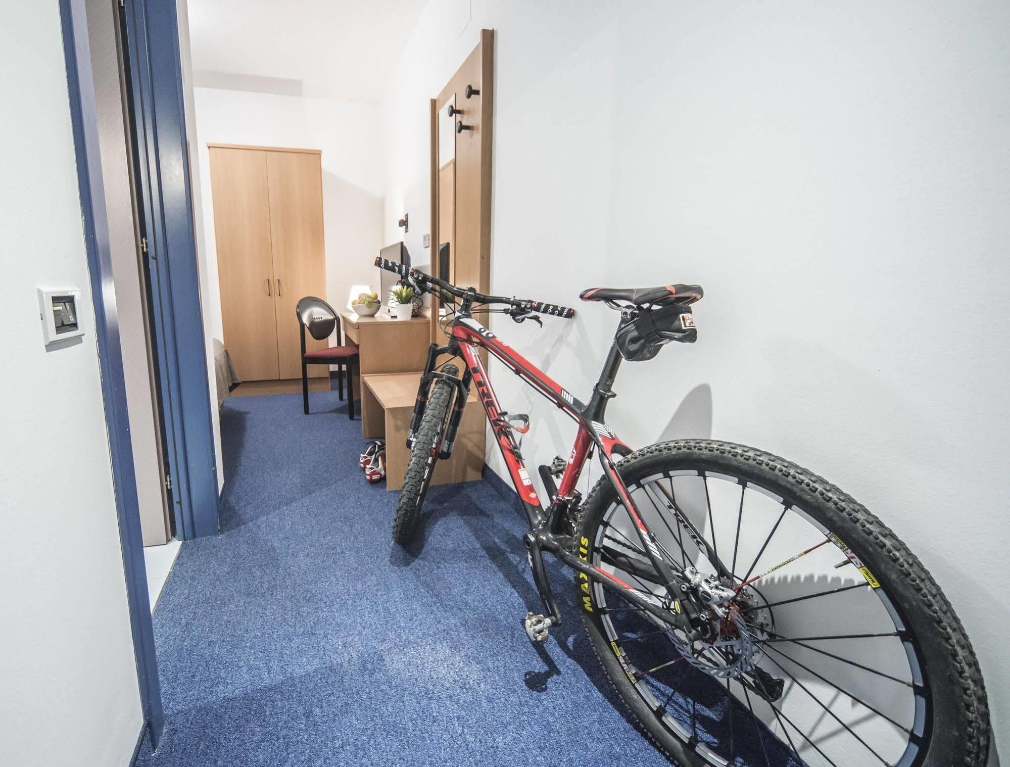 Fly Bike Hotel Тренто Экстерьер фото