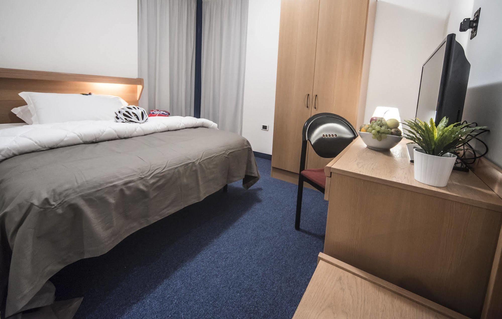 Fly Bike Hotel Тренто Экстерьер фото